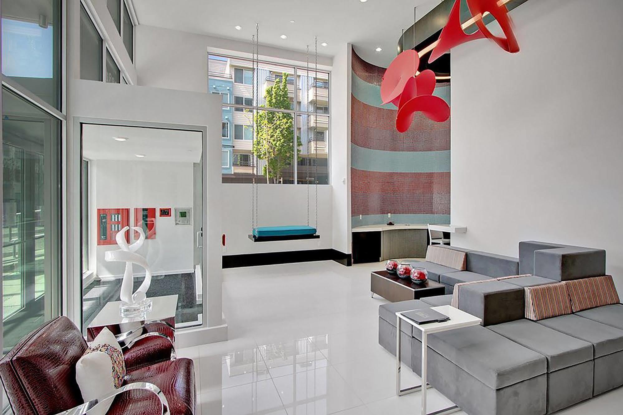 Belltown Waterfront Suites By Barsala Сиатъл Екстериор снимка