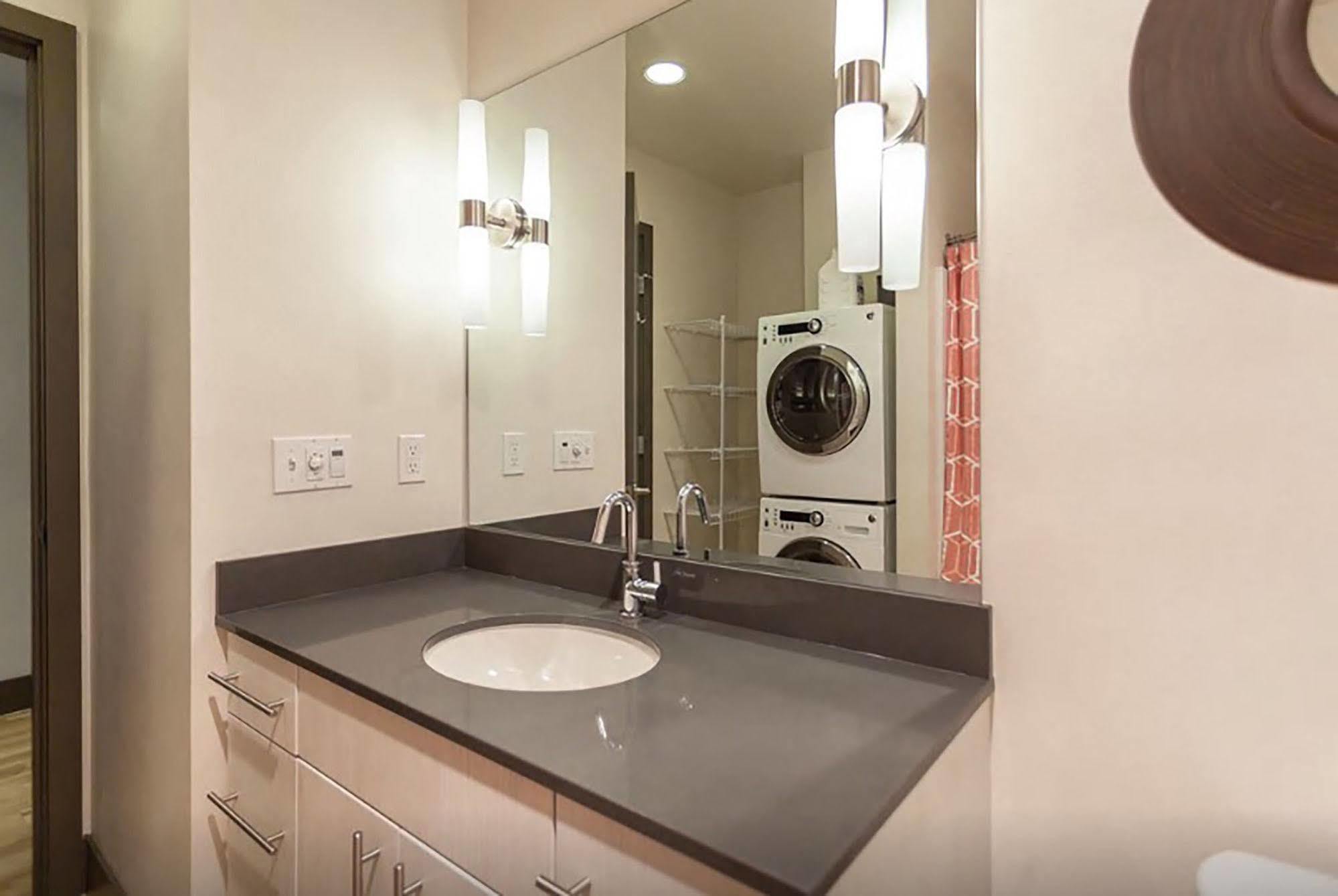 Belltown Waterfront Suites By Barsala Сиатъл Екстериор снимка