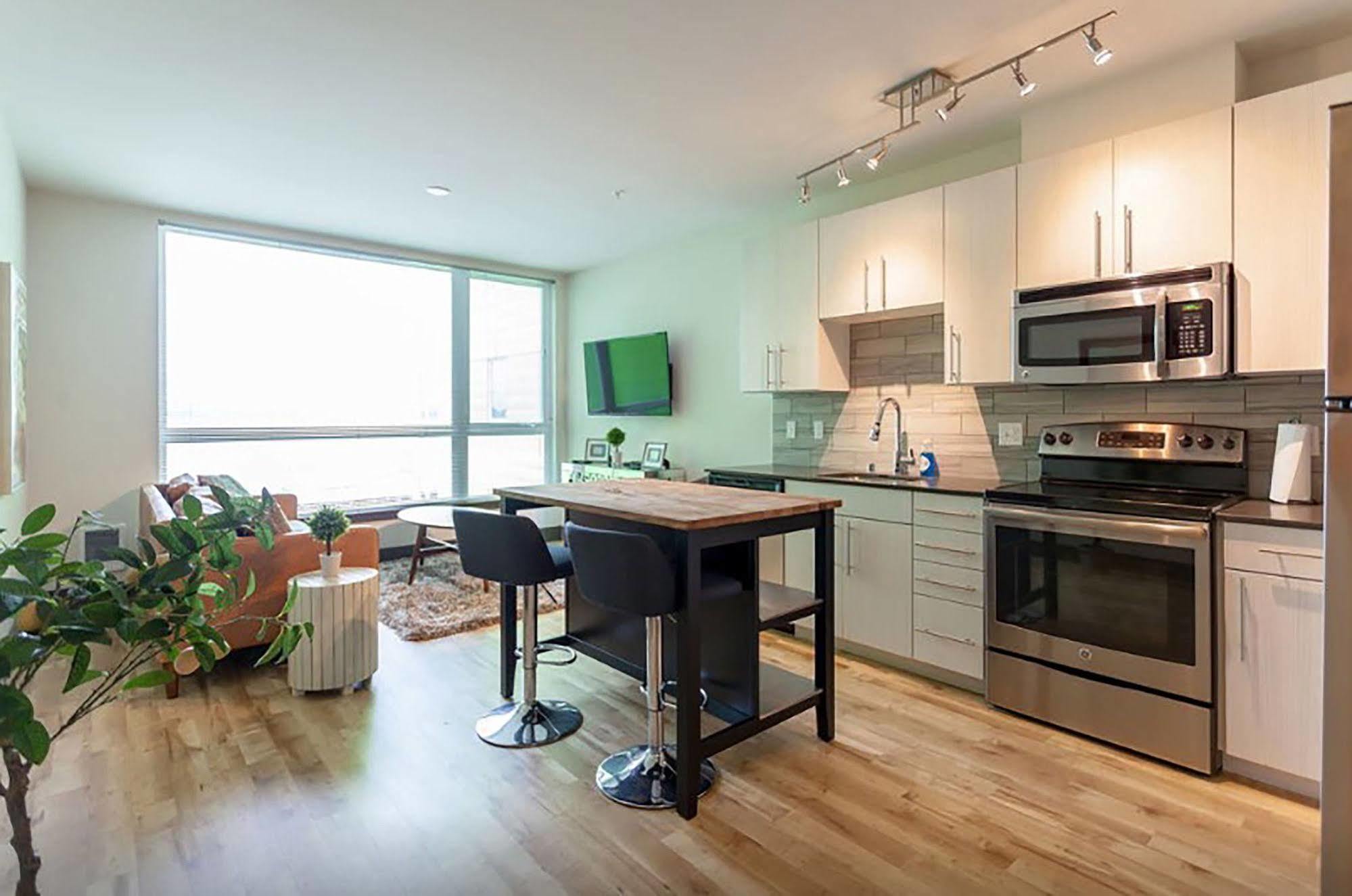 Belltown Waterfront Suites By Barsala Сиатъл Екстериор снимка