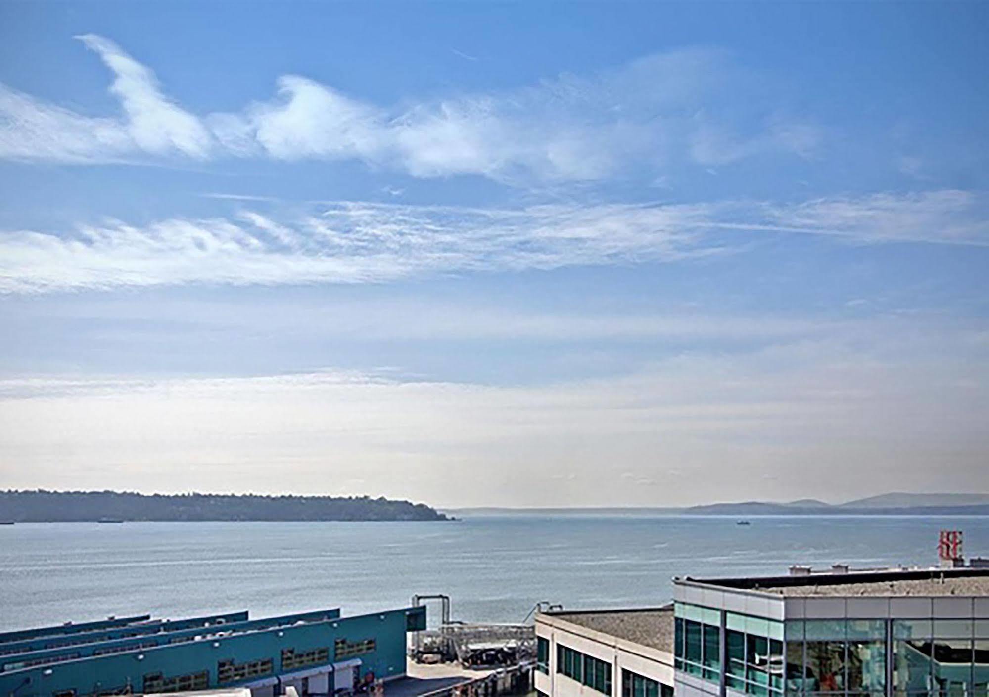 Belltown Waterfront Suites By Barsala Сиатъл Екстериор снимка