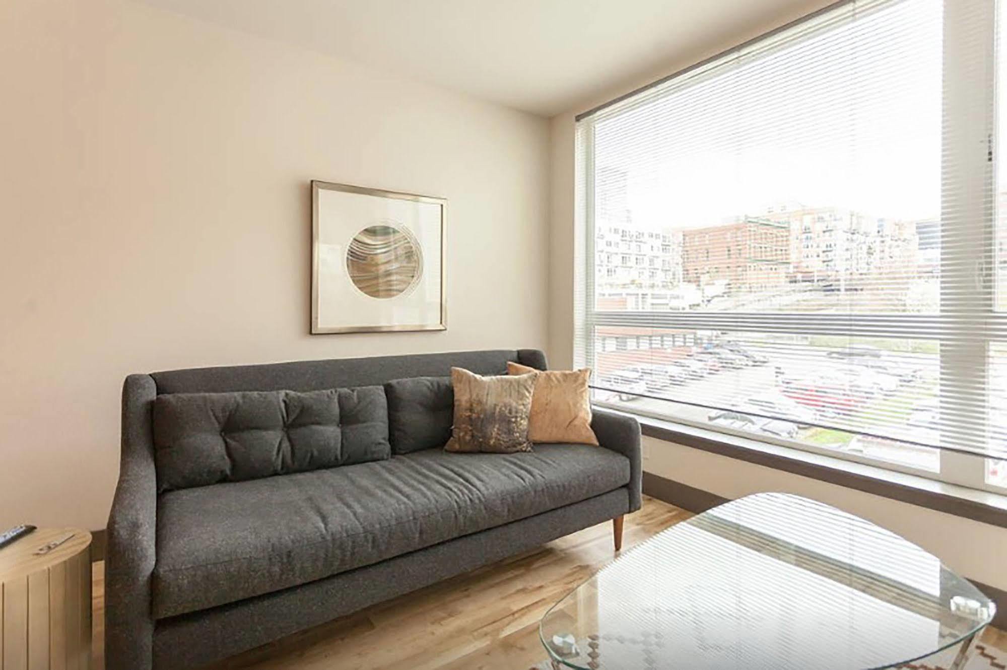 Belltown Waterfront Suites By Barsala Сиатъл Екстериор снимка