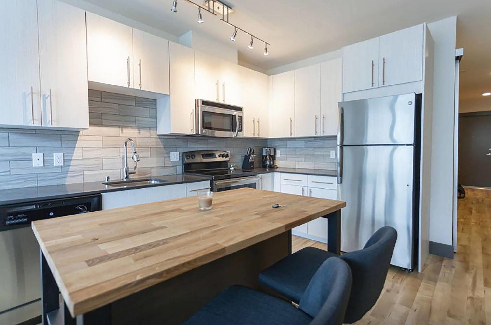 Belltown Waterfront Suites By Barsala Сиатъл Екстериор снимка