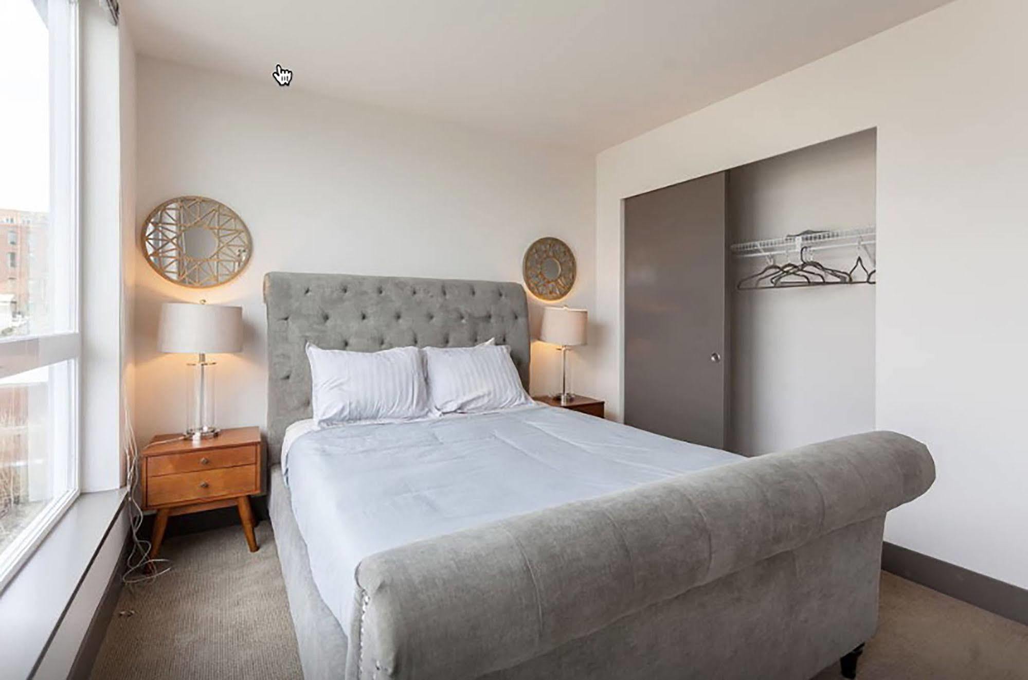 Belltown Waterfront Suites By Barsala Сиатъл Екстериор снимка